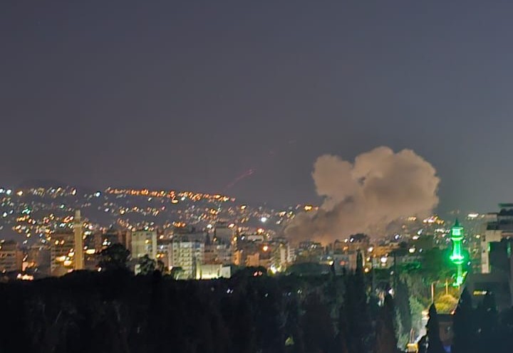 حزب الله يعلن استهداف إسرائيل بدفعة من الصواريخ ثأرا لمقتل "خامنئي"