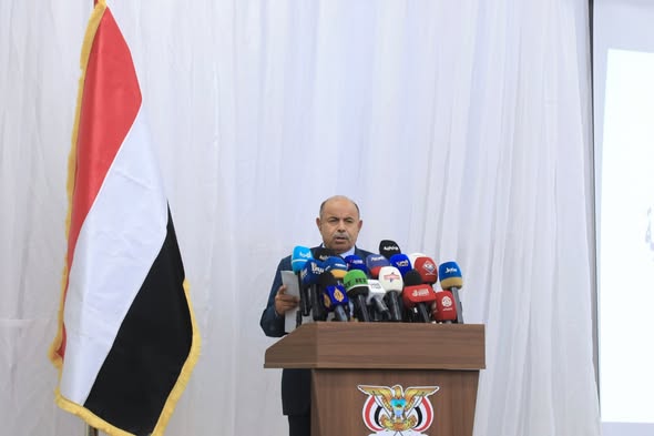 الخنبشي: عثرنا داخل المعسكرات الإماراتية على معدات تُستخدم عادة من قبل الجماعات الإرهابية 