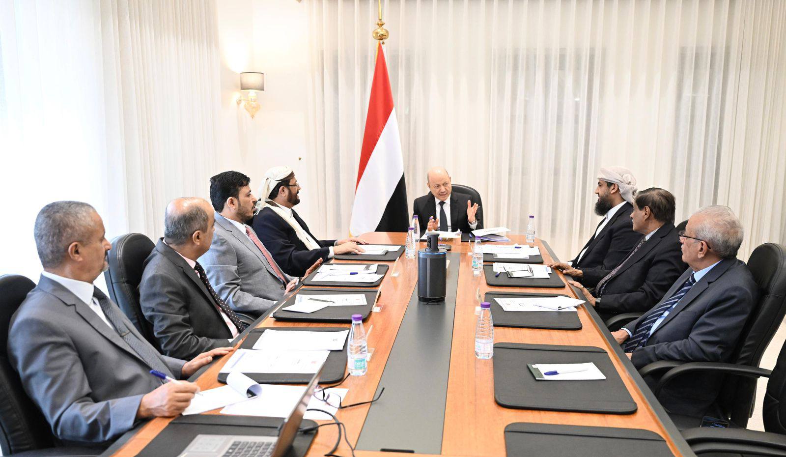 مجلس القيادة الرئاسي يقر خطوات لاستكمال دمج الأجهزة الاستخبارية