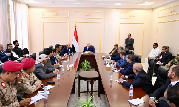 العليمي لقيادات الضالع: القرارات السيادية فرضتها مقتضيات الحفاظ على المركز القانوني للدولة