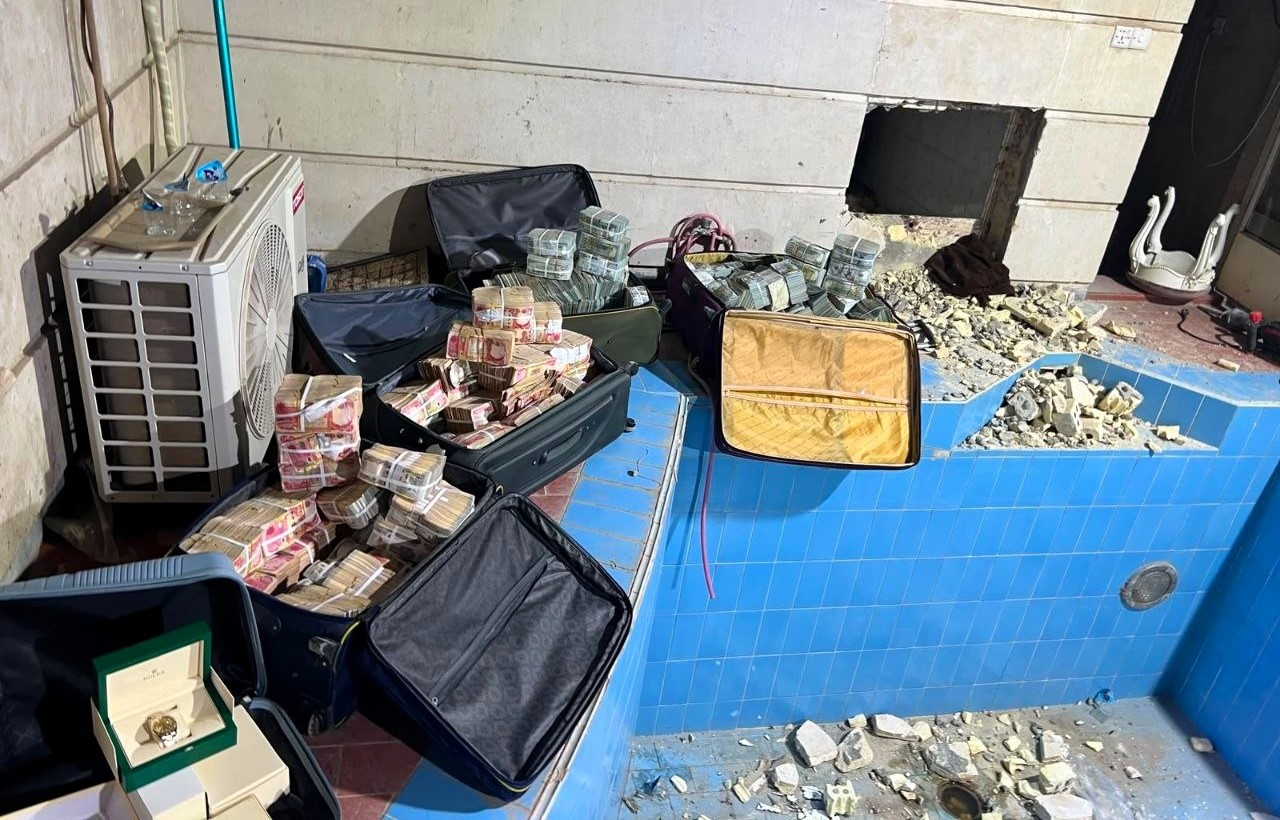 العراق.. مصادرة 200 مليار ومجوهرات ضمن حملةواسعة بحق مسؤولين متورطين بقضايا فساد
