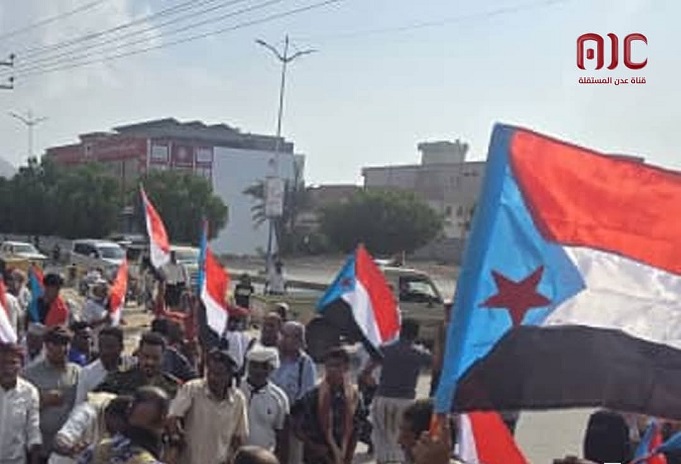 حضرموت.. مجاميع تابعة للانتقالي تحاصر منزل المحافظ الخنبشي بالمكلا