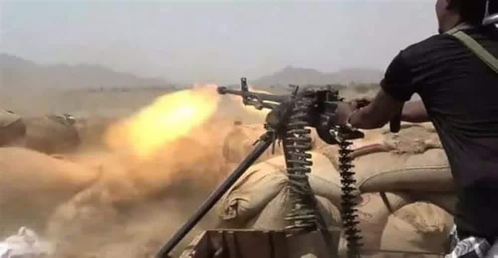 تعز.. مواجهات عنيفة في عدة جبهات والطيران يقصف اجتماعًا لقيادات حوثية في الوازعية
