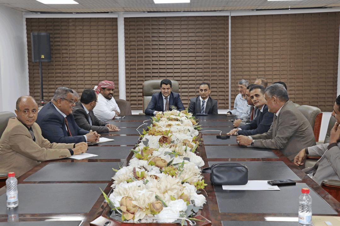 البنك المركزي يدعو القطاع التجاري بتسريع توريد مبيعاته إلى حساباته البنكية