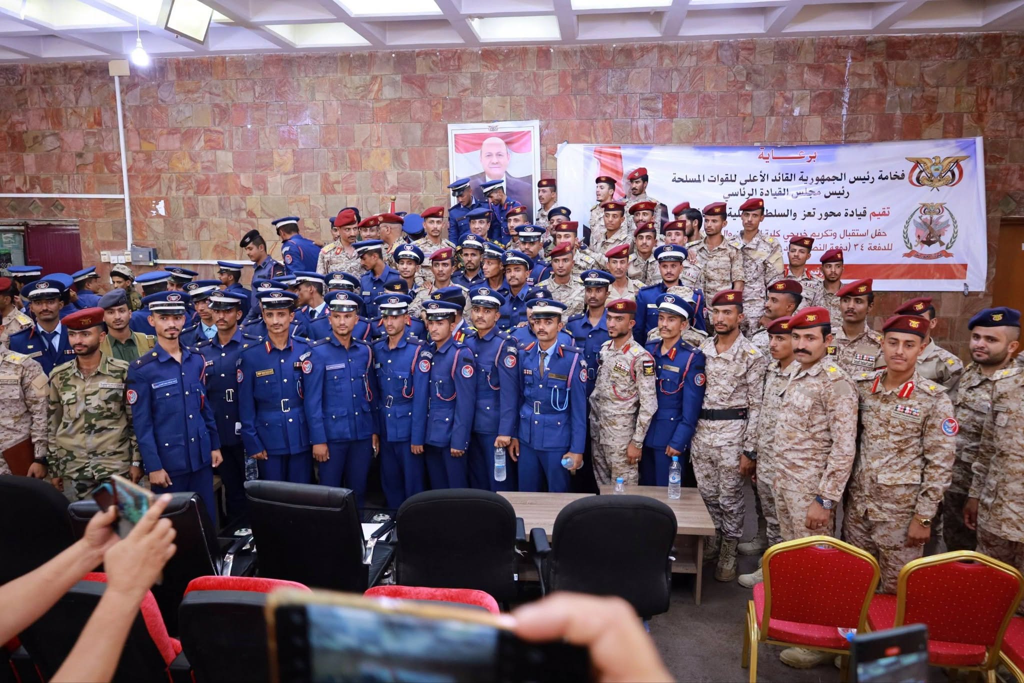 تعز تحتفي بتخريج 120 ضابطاً من كلية الطيران والدفاع الجوي