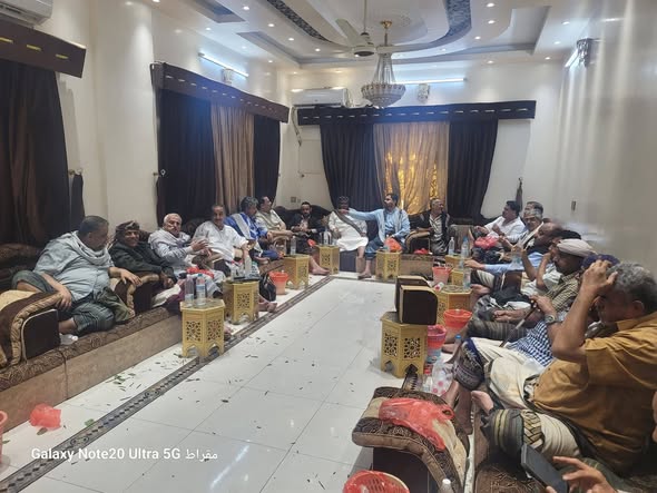 قيادات ومشائخ "أبين" يطالبون بتمكين أبناء المحافظة ورفض أي قوات من خارج المحافظة