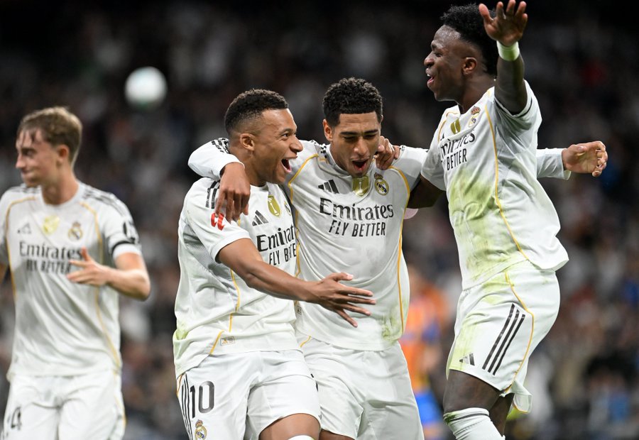 ريال مدريد يكتسح فالنسيا برباعية نظيفة وفياريال يواصل عروضه القوية