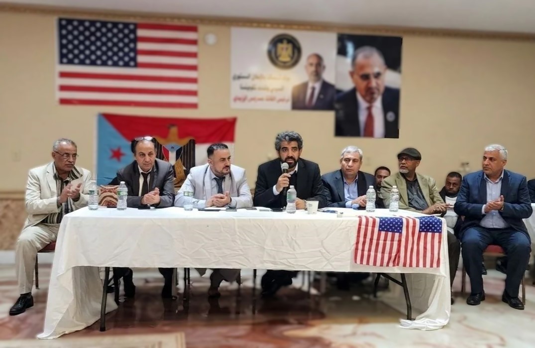 دعوات لإحياء مجلس انتهى.. كيف يحاول عيدروس الزبيدي لفت الأنظار؟