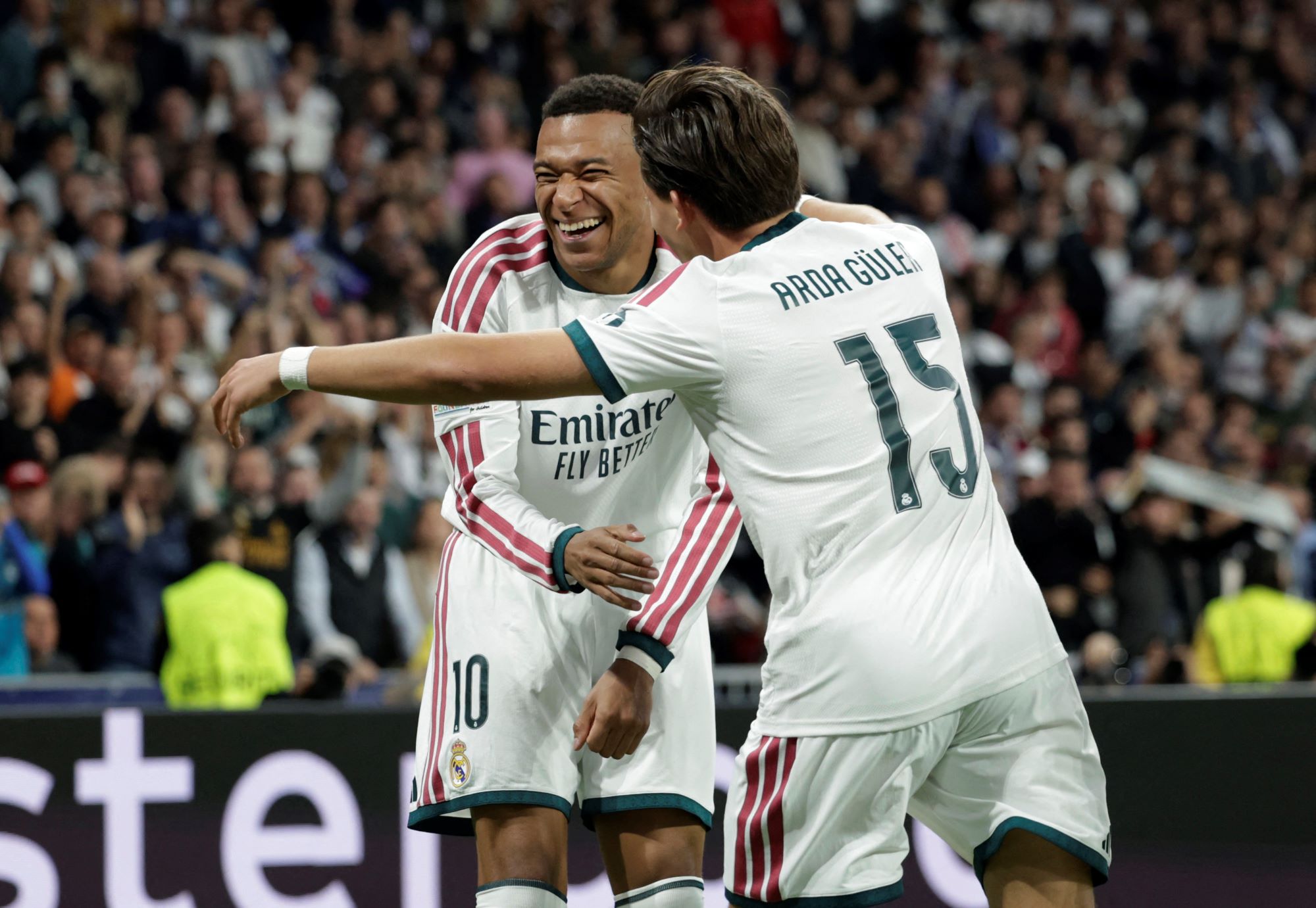 ريال مدريد يحقق فوز كبيرا أمام لايبزغ برباعية وبايرن ميونيخ يتعادل مع آرسنال