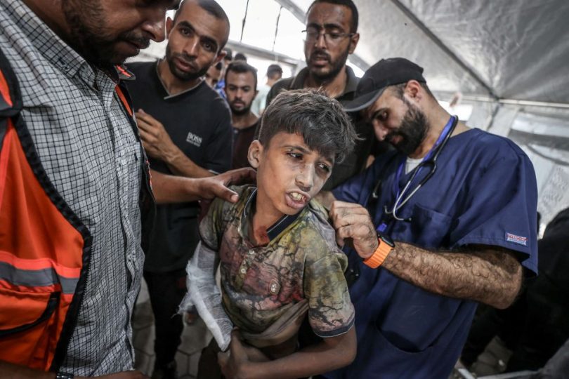 75 شهيدا فلسطينياً خلال يوم والاحتلال الإسرائيلي يعزز قواته شرقي مدينة غزة
