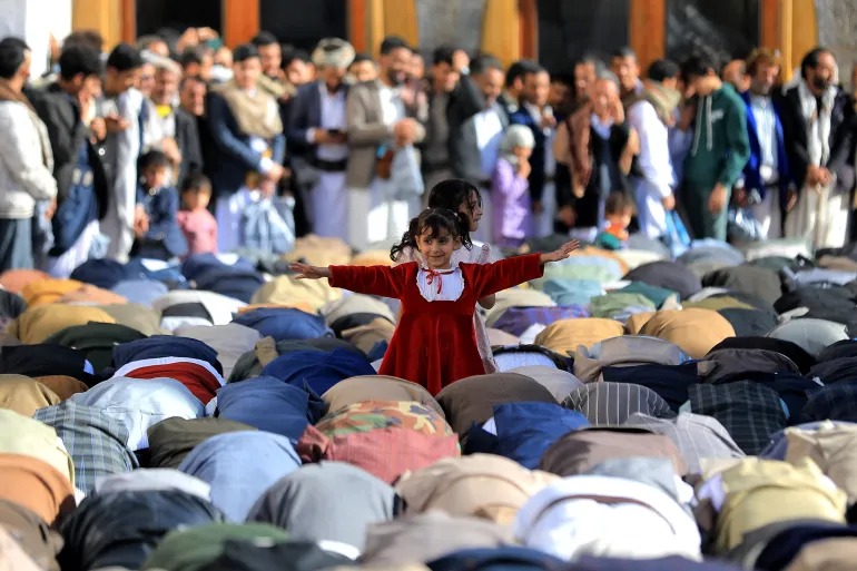 رمضان اليمن.. هوية عابرة للصراعات وتقاليد تجمع ما فرقته الحرب