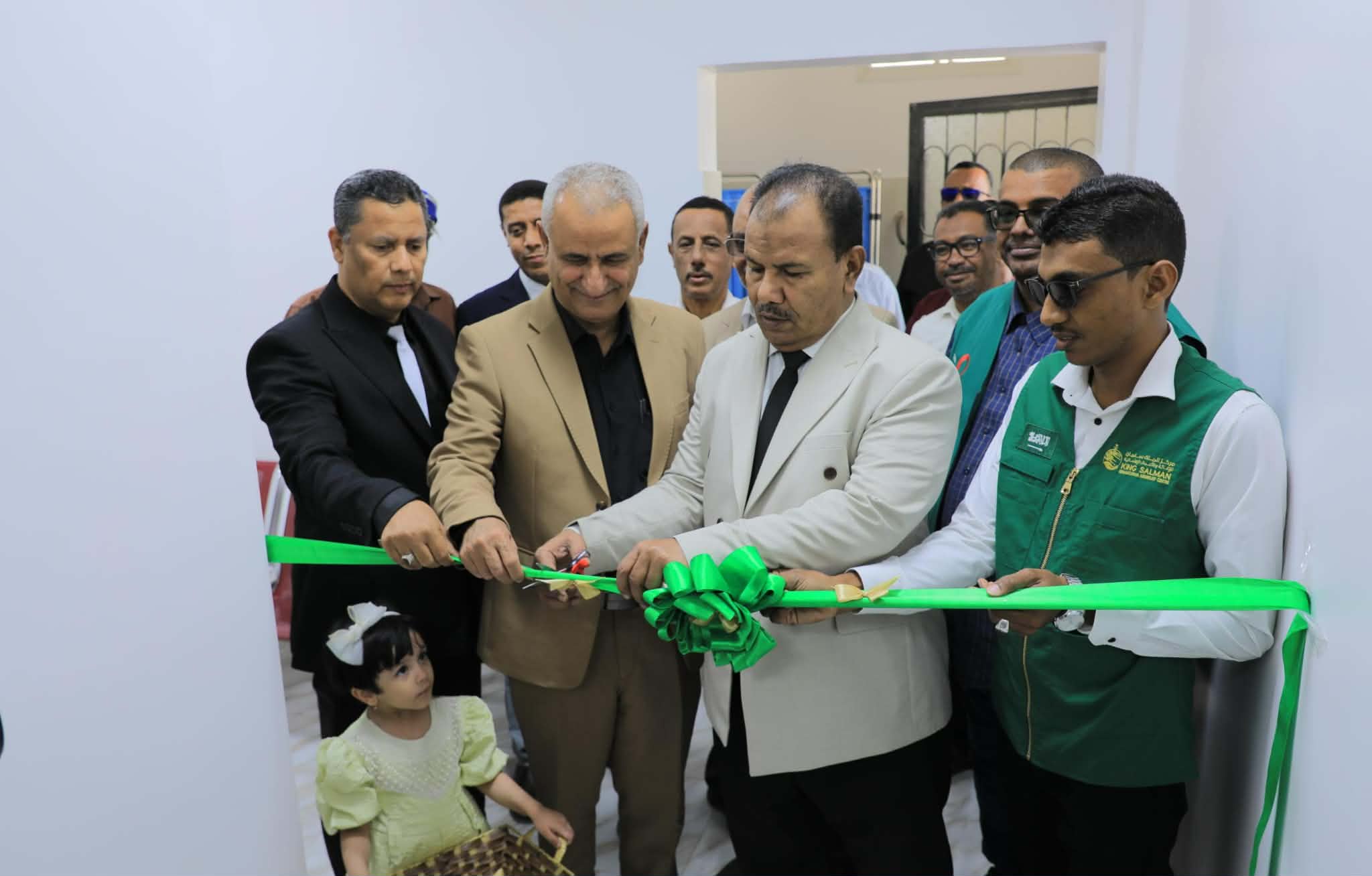 بتمويل سعودي.. افتتاح وحدة تفتيت الحصوات بالموجات التصادمية في وادي وصحراء حضرموت