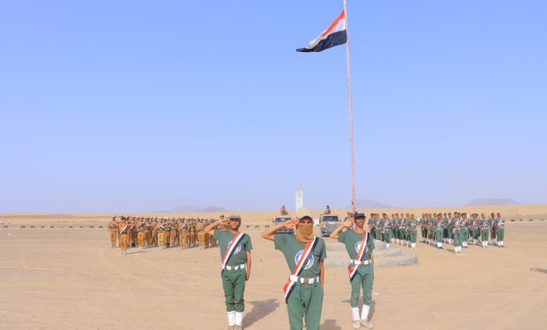تزامناً مع العيد الـ(36) للوحدة اليمنية.. الداخلية تحتفي بتخرج دورات تخصصية في مأرب