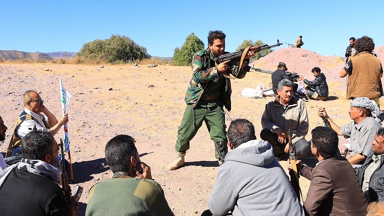 مليشيا الحوثي تواصل إخضاع أكاديميي وموظفي جامعة إب لتدريبات قتالية