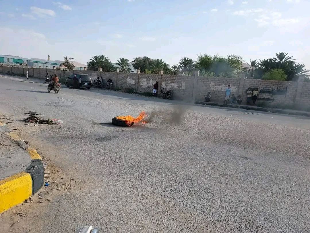 احتجاجات في وادي حضرموت بسبب أزمة الكهرباء.. والأحزاب تحمل الحكومة المسؤولية وتطالب بحلول عاجلة