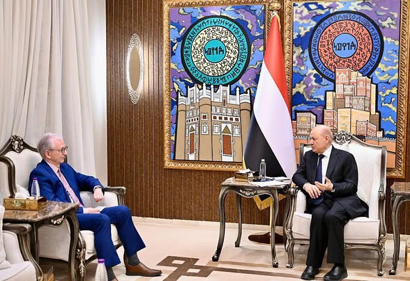 العليمي: أمن الممرات المائية مرهون بإنهاء سيطرة وكلاء إيران على أجزاء من البر اليمني