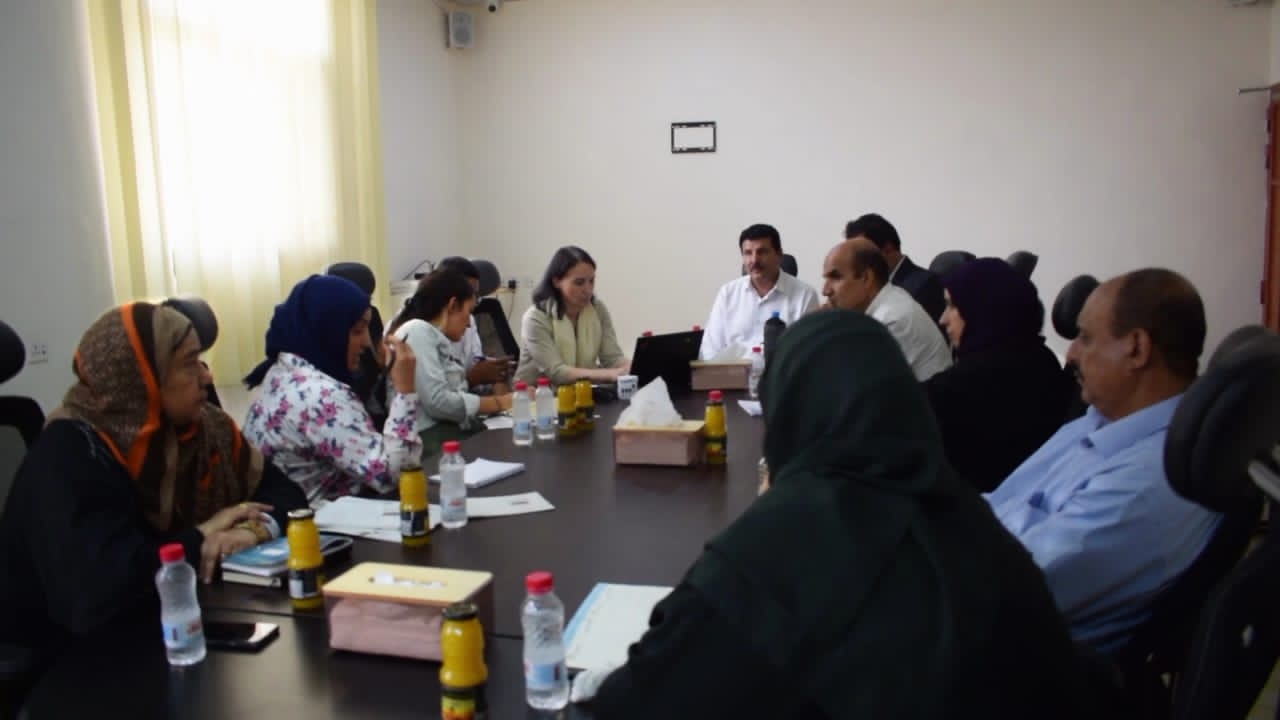 اللجنة الوطنية للتحقيق تلتقي فريق العقوبات التابع لمجلس الأمن في عدن