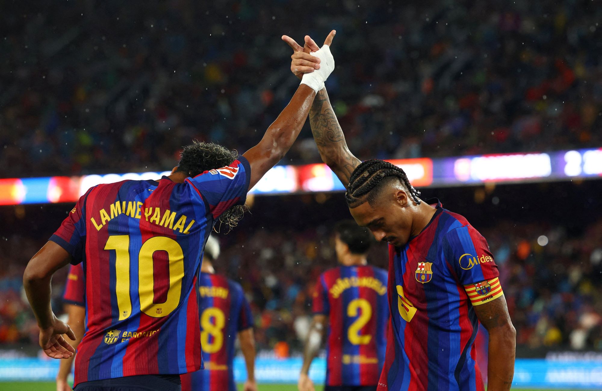 برشلونة يكتسح راسينغ بسباعية وأتليتيكو مدريد يرتقي للمركز الثالث بفوز على أوساسونا