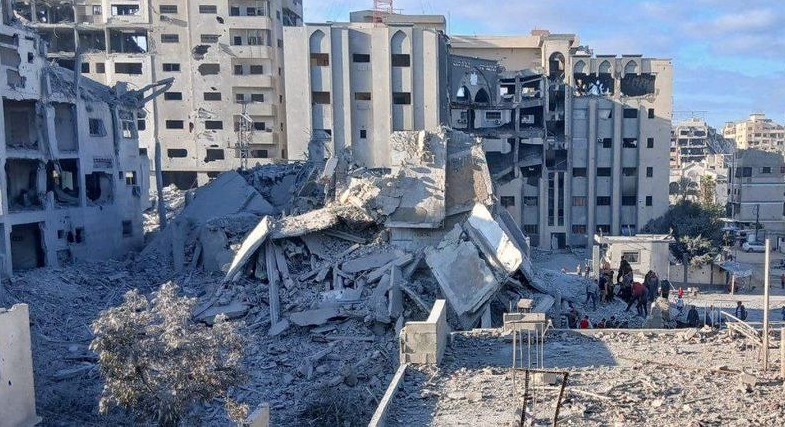 الاحتلال الإسرائيلي يقتل 100 فلسطيني في غزة خلال ساعات ويعلن الالتزام بوقف إطلاق النار