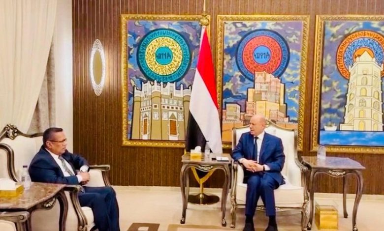 الرئيس العليمي يشيد بدور الأحزاب التي رفضت أي إجراءات أحادية تقوّض مؤسسات الدولة