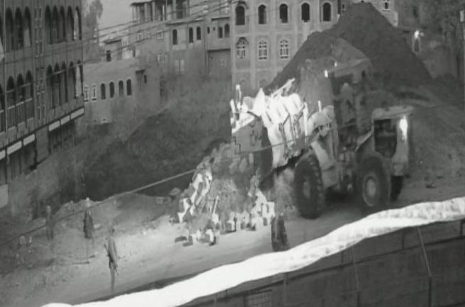 ‏نافذ حوثي يعتدي على أرضية مواطن في مدينة إب