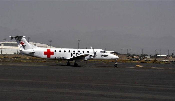مسؤول يمني: مليشيا الحوثي تحتجز طائرة للصليب الأحمر وطاقمها في مطار صنعاء