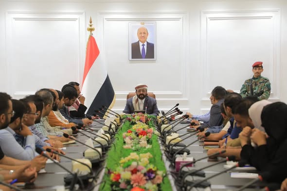 العرادة: مأرب تتحمّل عبئًا يفوق إمكانياتها نتيجة استقبال النازحين وتحتاج دعمًا دوليًا مضاعفًا