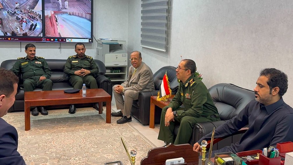 إجراء عملية الاستلام والتسليم في رئاسة مصلحة الهجرة والجوازات 