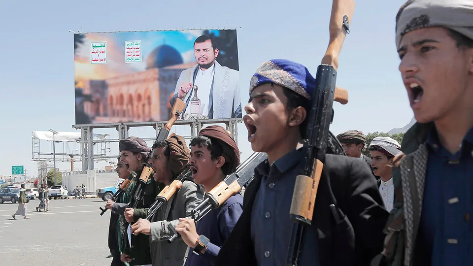 إيكونوميست: سياسة الحوثيين المتهورة بتهديد السعودية قد تأتي بنتائج عكسية بزمن ترامب