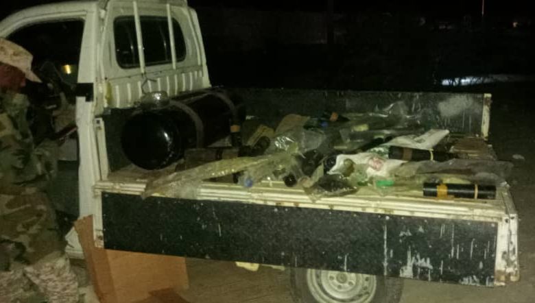 إحباط محاولة تهريب أسلحة وذخائر والقبض على مطلوب أمني في حضرموت