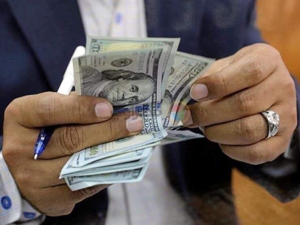 النائب العام ووزير الصناعة يوجهان بتنفيذ قرار حظر استخدام العملات الأجنبية
