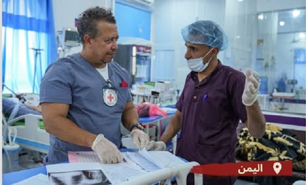 الصليب الأحمر: المنظومة الصحية في اليمن تواجه ضغوطًا متزايدة مع احتدام القتال
