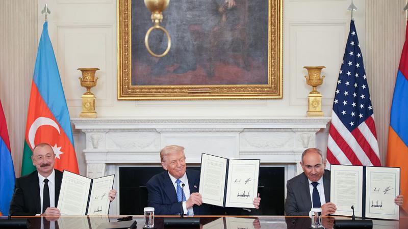 أذربيجان وأرمينيا توقعان اتفاقا "تاريخيا" في البيت الأبيض