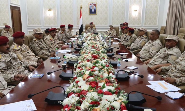 وزير الدفاع: إنهاء الانقلاب الحوثي هدف رئيسي لا رجعة عنه