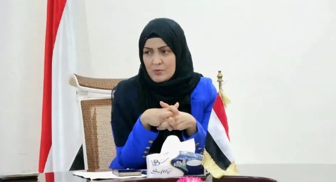 الوزيرة المقطري: الحوثي يتمادي بإجرامه في استهداف المدنيين
