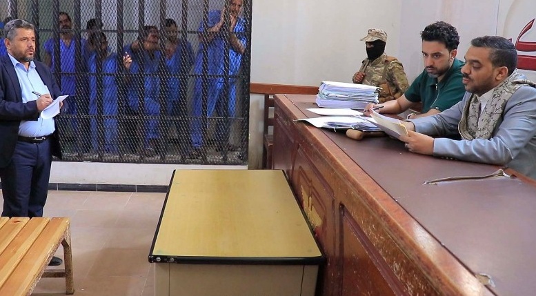 صنعاء..محكمة حوثية تصدر حكماً بإعدام 19 مواطناً بتهمة الالتحاق بمعسكرات موالية للحكومة