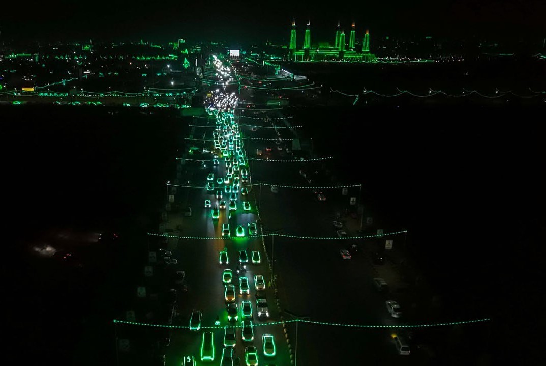 استعراض الحوثيين المستفز يخنق اليمنيين وسط غضب شعبي متصاعد