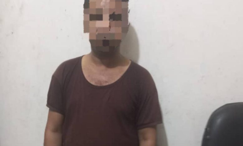 استغل خلل تقني في تطبيق صرافة.. المهرة: ضبط متهماً بالاحتيال عبر حوالات وهمية