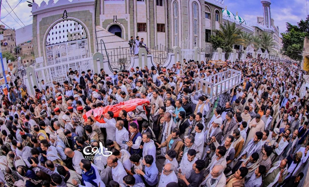 مصلو مسجد السعيد يتصدون لطائرة حوثية ...خطباء المساجد بتعز يحثون على الجهاد