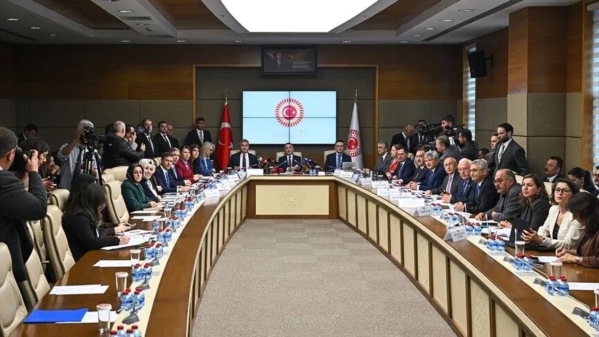 البرلمان التركي يبدأ اجراءات المصادقة على اتفاقية "حلف مكة "