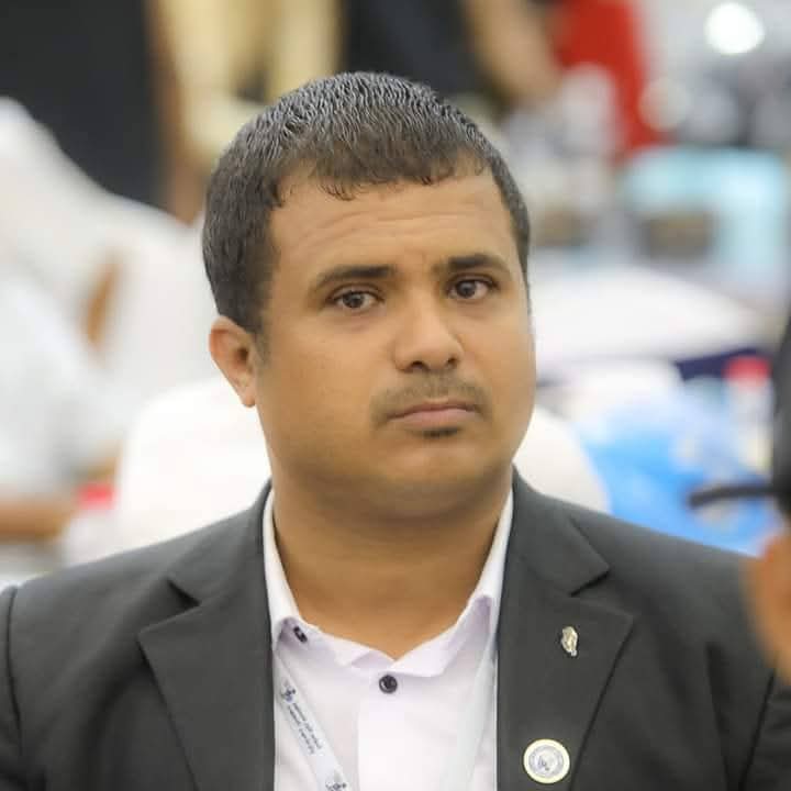 عدن.. النيابة تستدعي الصحفي "عبدالرحمن أنيس" للرد على شكوى من المجلس الانتقالي