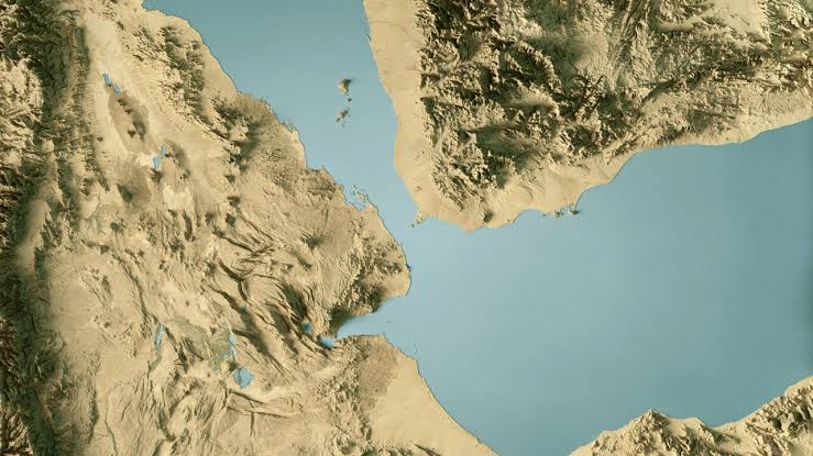 بعد هجمات الحوثيين.. لماذا لم تنخرط واشنطن بجهود الرياض لحماية الملاحة في البحر الأحمر؟
