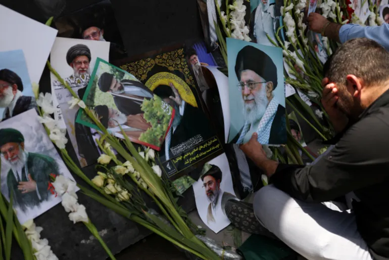إيران تبدأ تشييع خامنئي في طهران بعد أربعة أشهر من مقتله بالحرب الإسرائيلية الأمريكية