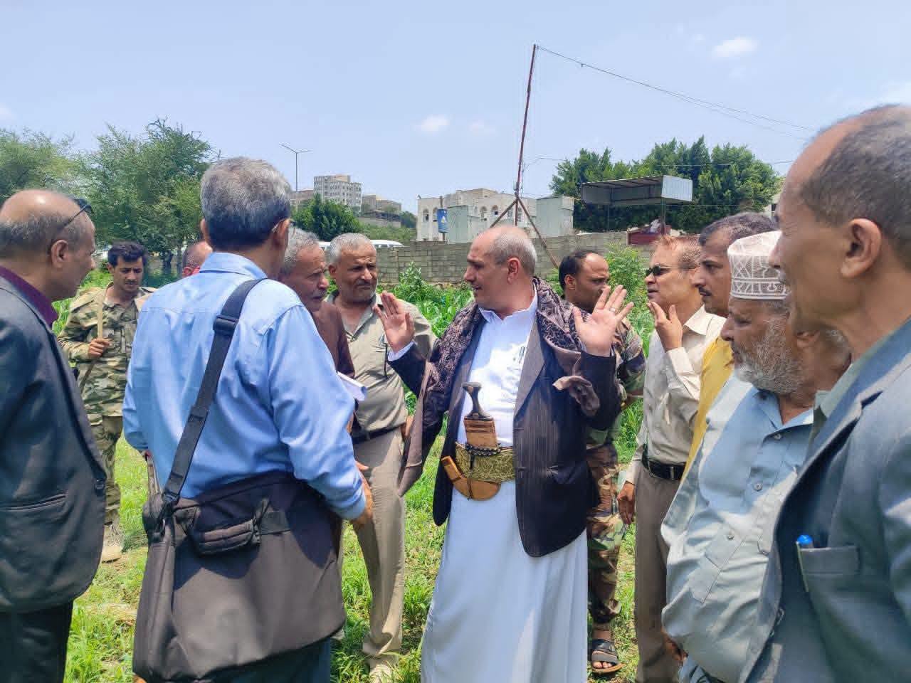 تعز.. تسليم موقع محطة الكهرباء الجديدة في عصيفرة