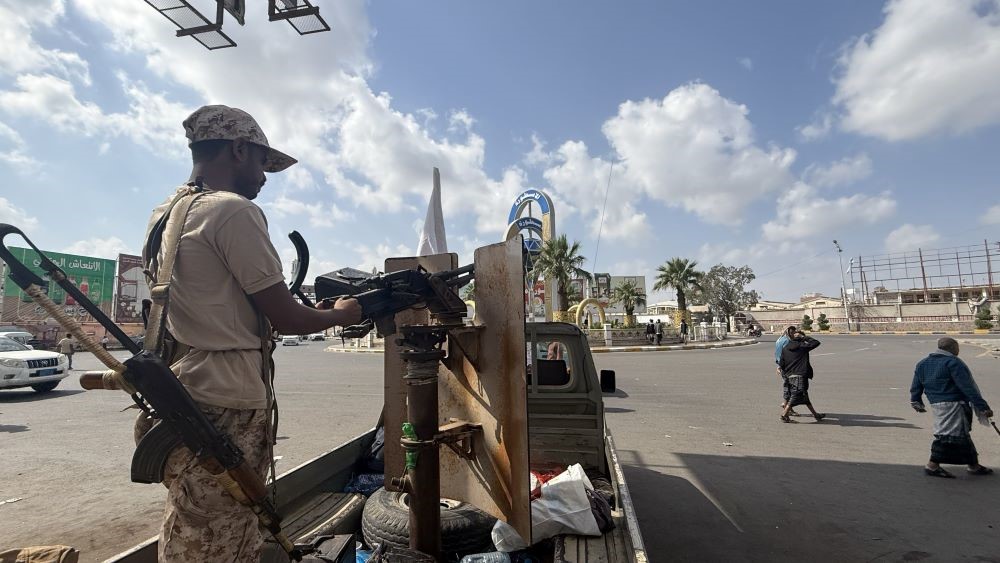 بعد 10سنوات.. كيف انتهى مشروع الإمارات في جنوب اليمن خلال 48 ساعة؟