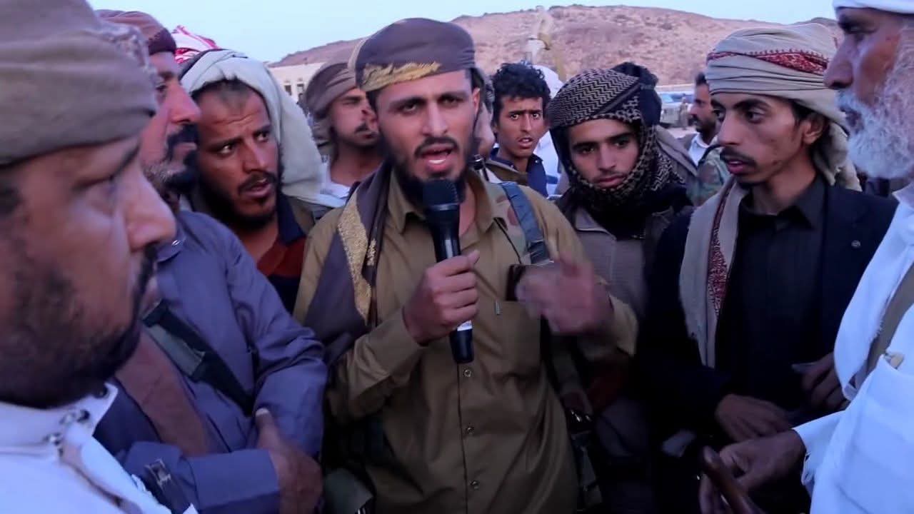حضرموت.. مقتل نجل شيخ سلفي ومرافقه في كمين مسلح استهدف موكبه بالخشعة