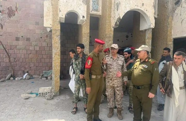 قائد محور تعز يشدد على الاستعداد القتالي لمواجهة أي تصعيد لمليشيا الحوثي