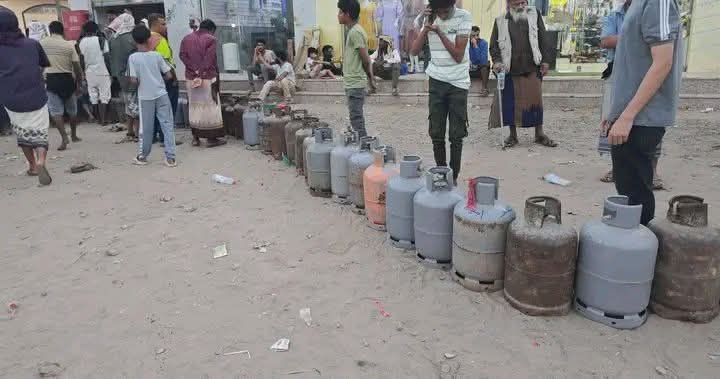 استمرار أزمة الغاز المنزلي في العاصمة المؤقتة عدن