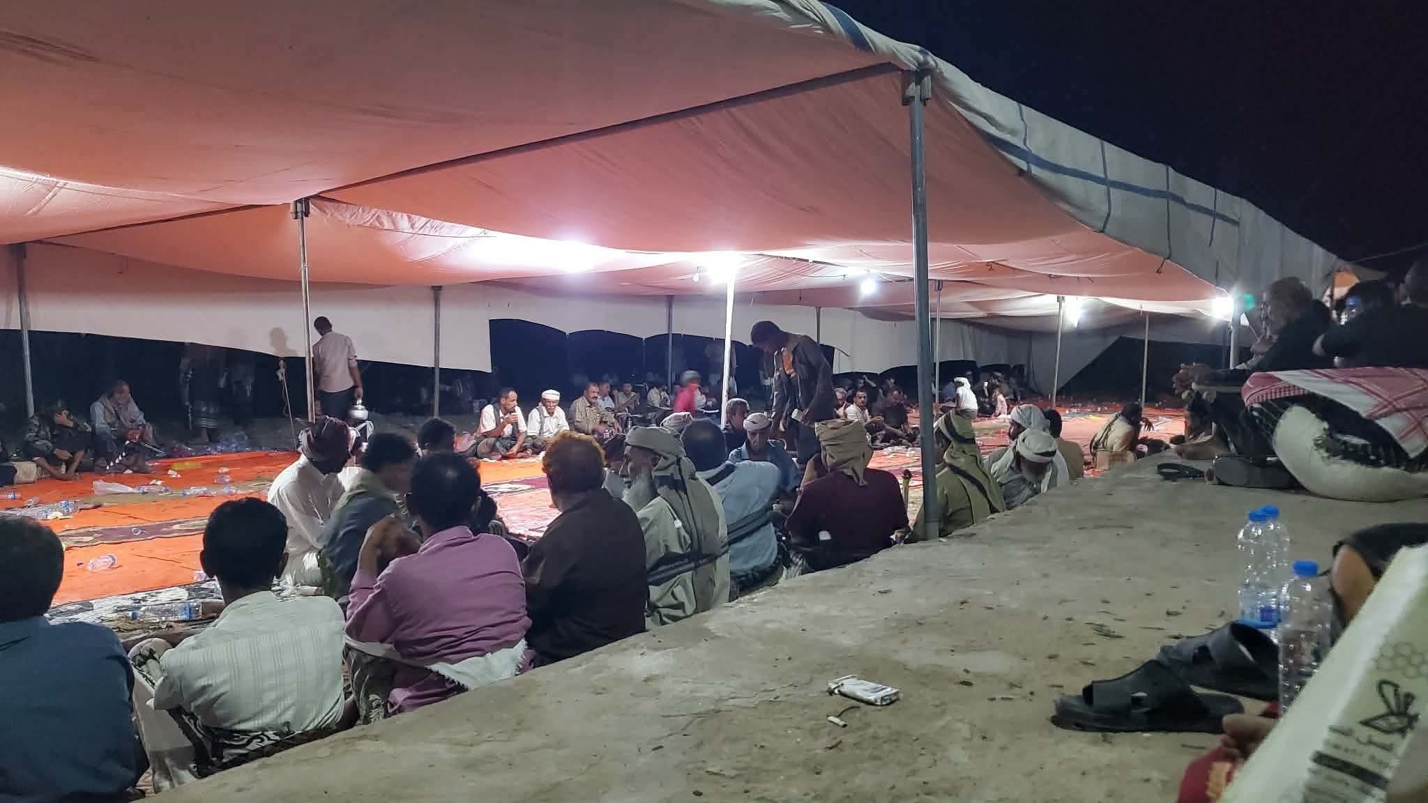 شبوة.. تواصل المساعي القبلية لوقف الاقتتال القائم بين آل القميشي في حبّان