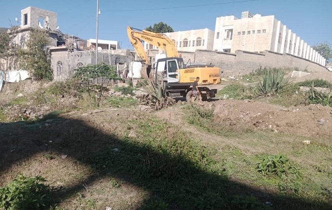 مواطنون يتصدون لمحاولة اعتداء على أرضية مقبرة في مدينة إب